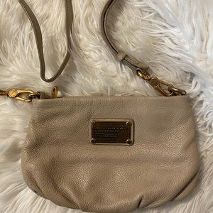 Marc Jacobs Classic Q Percy Crossbody Pebble Leather Bag - Beige